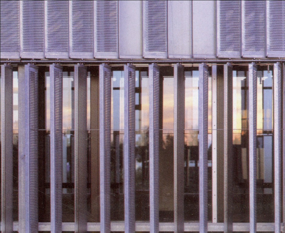 Vertical louvers of steel and glass [154] | filt3rs